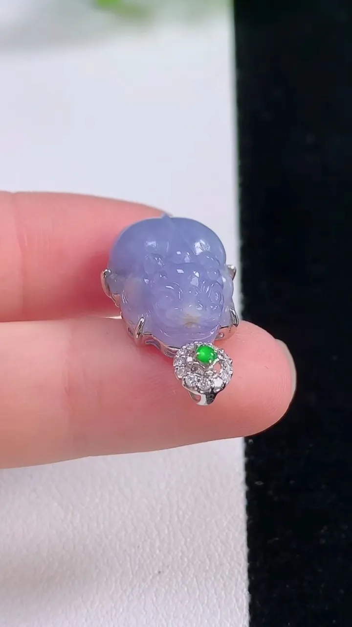 天然A货翡翠18K金紫罗兰貔貅吊坠，尺寸17-15-9，重量:4.03g
11月30日