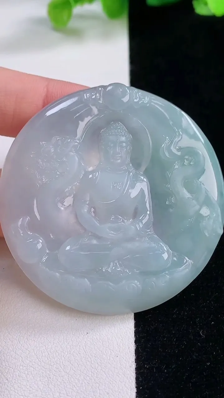 天然A货翡翠大日如来吊坠，尺寸54-5.8，重量:36.33g
11月30日