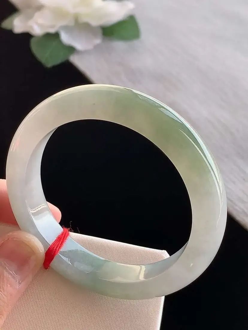 a货翡翠老坑冰种飘花正装正圈手镯51-52小圈口  尺寸51.8×11.8×8.5mm 1129