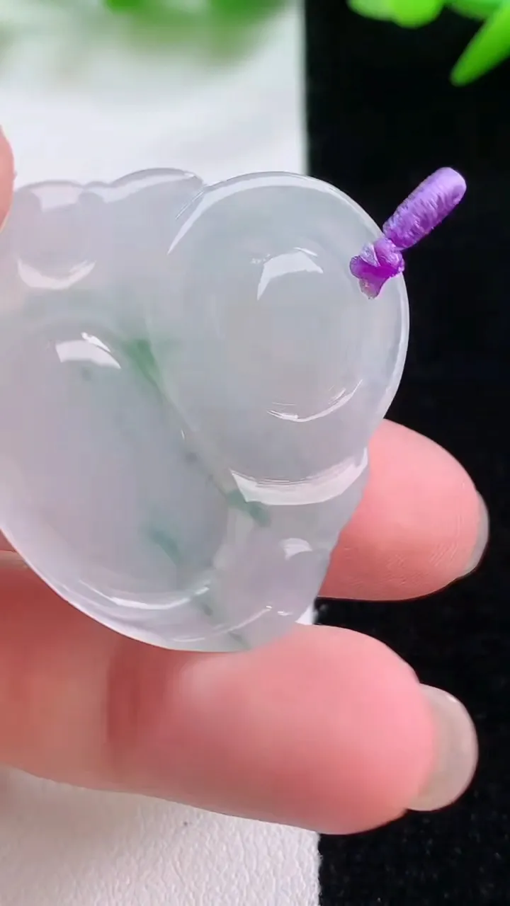 天然A货翡翠冰种飘花佛公吊坠，尺寸33-35.8-5.2，重量:9.87g
11月30日