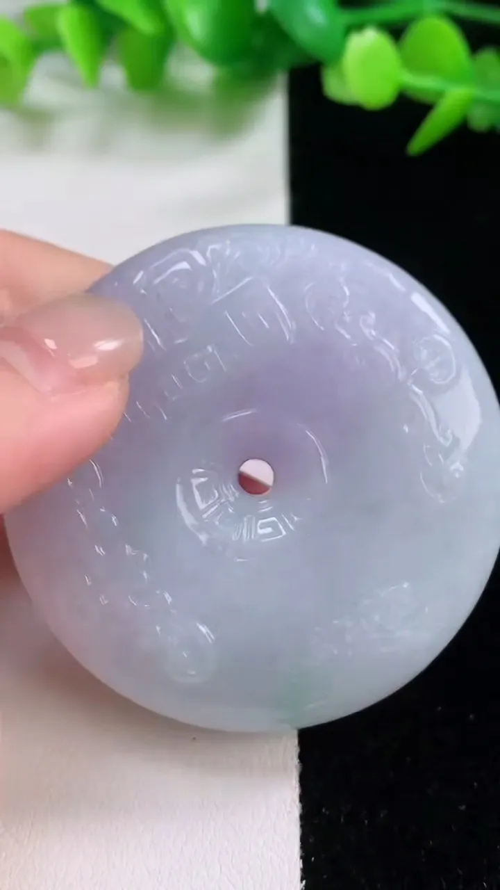 天然A货翡翠紫罗兰复古平安扣吊坠，尺寸49-12，重量:62.93g
11月30日