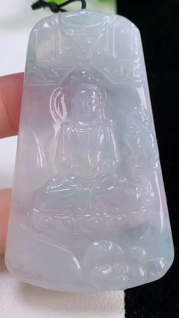天然A货翡翠观音菩萨吊坠，尺寸67.6-39.2-5.3，重量:31.86g
11月30日