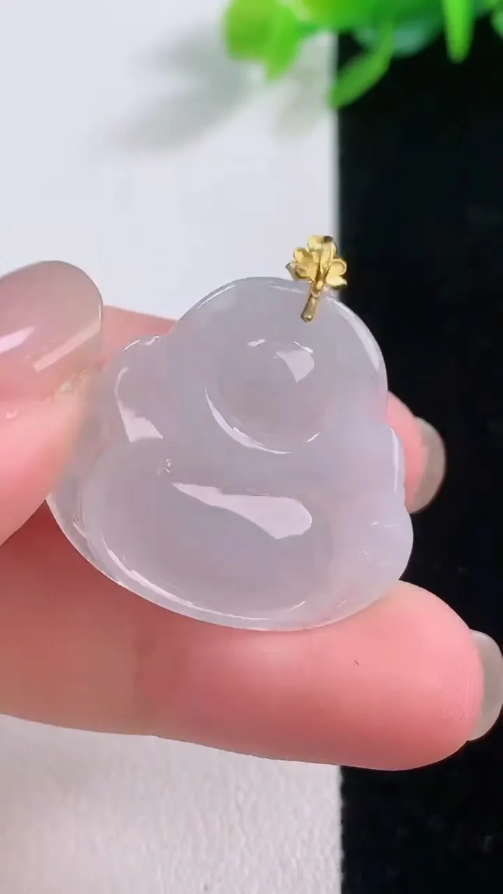 天然A货翡翠种白冰佛公吊坠，尺寸24.4-27.8-5，重量:4.79g
11月30日