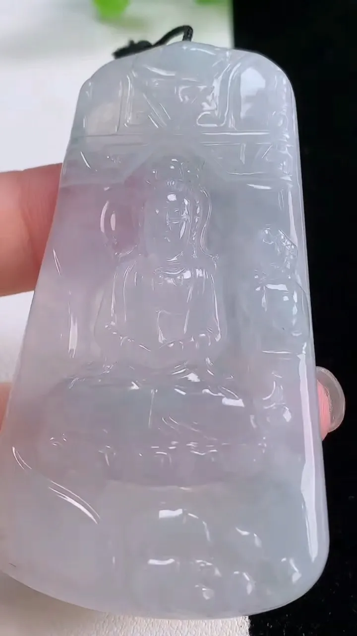 天然A货翡翠观音菩萨吊坠，尺寸67.6-39.2-5.3，重量:31.86g
11月30日