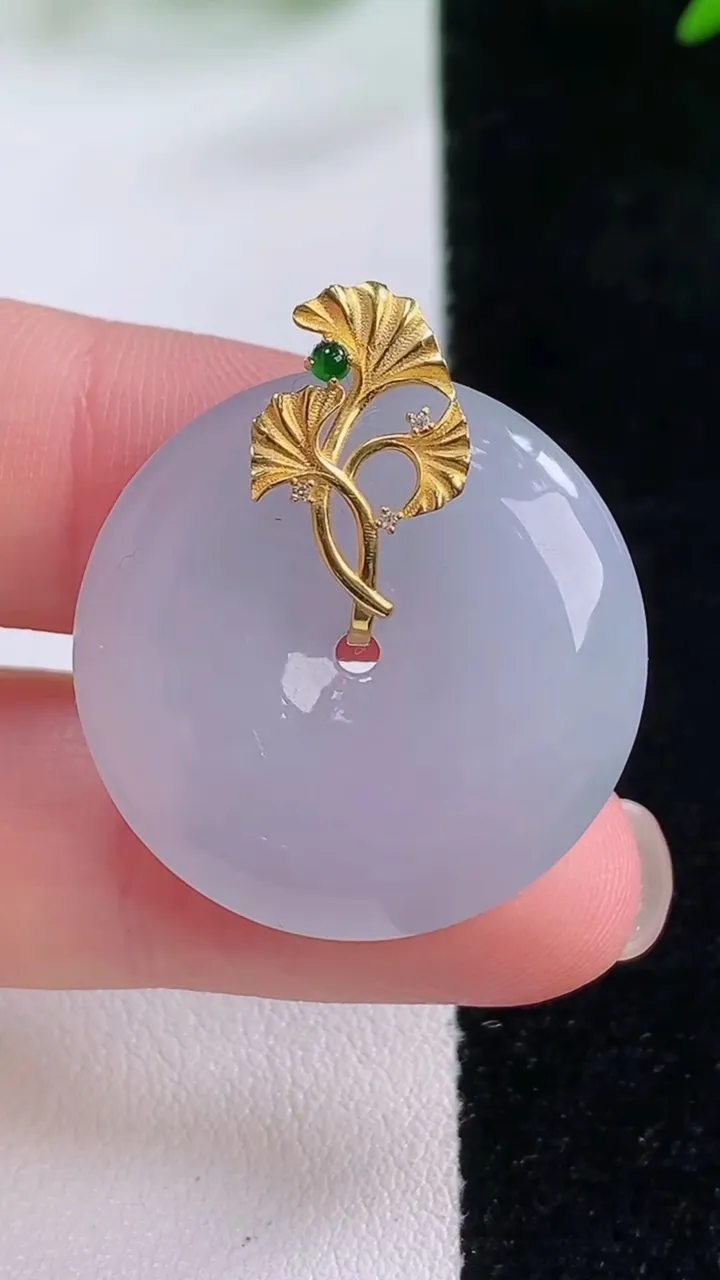 天然A货翡翠18K金紫罗兰平安扣吊坠，尺寸26-5.9，重量:9.13g
11月30日