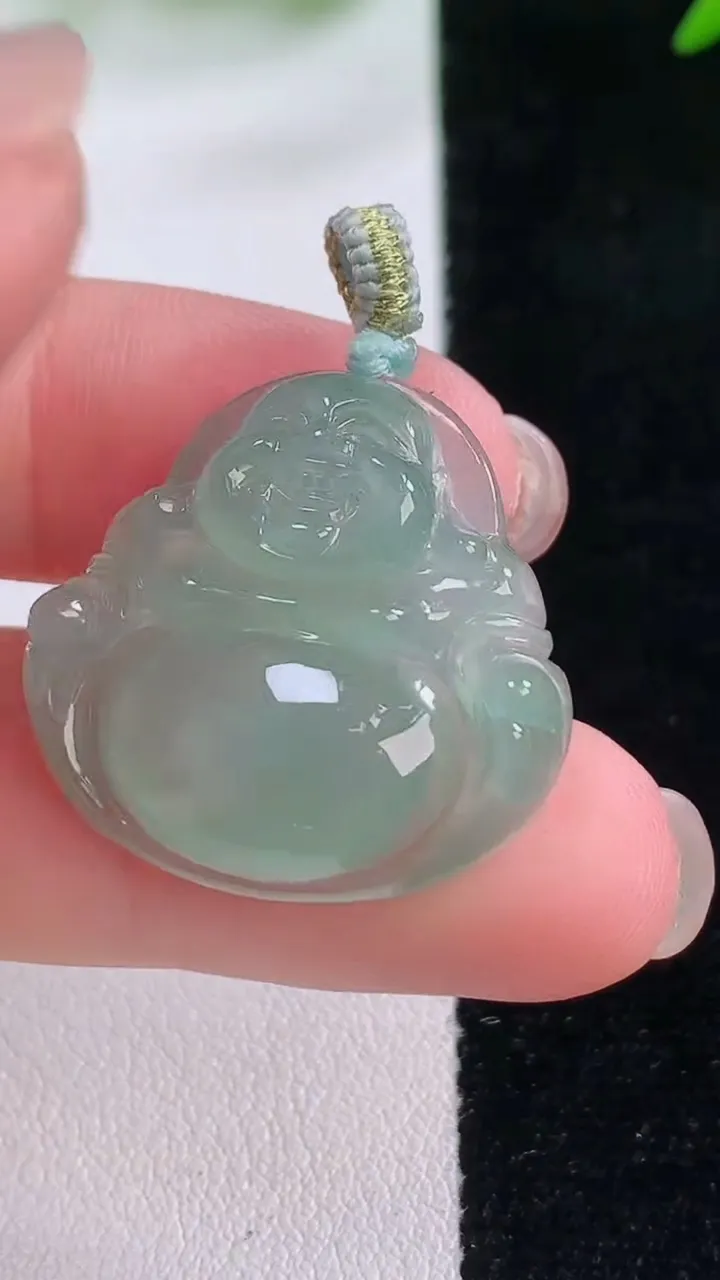 天然A货翡翠佛公吊坠，尺寸24.4-25.6-5.5，重量:5.63g
11月30日