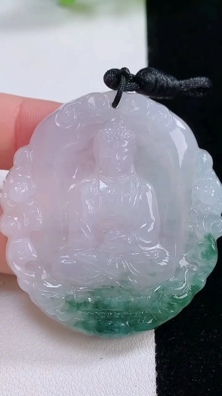天然A货翡翠冰种飘花阿弥陀佛吊坠，尺寸48.7-45.3-5.4，重量:23.83g
11月30日