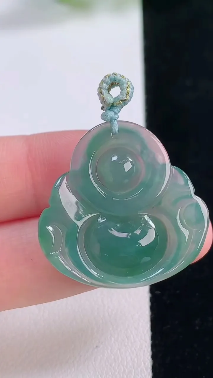 天然A货翡翠佛公吊坠，尺寸27.8-28.7-5.6，重量:5.99g
11月30日