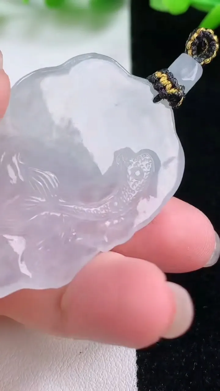 天然A货翡翠龙牌吊坠，尺寸58.7-32.6-5，重量:17.21g
11月30日