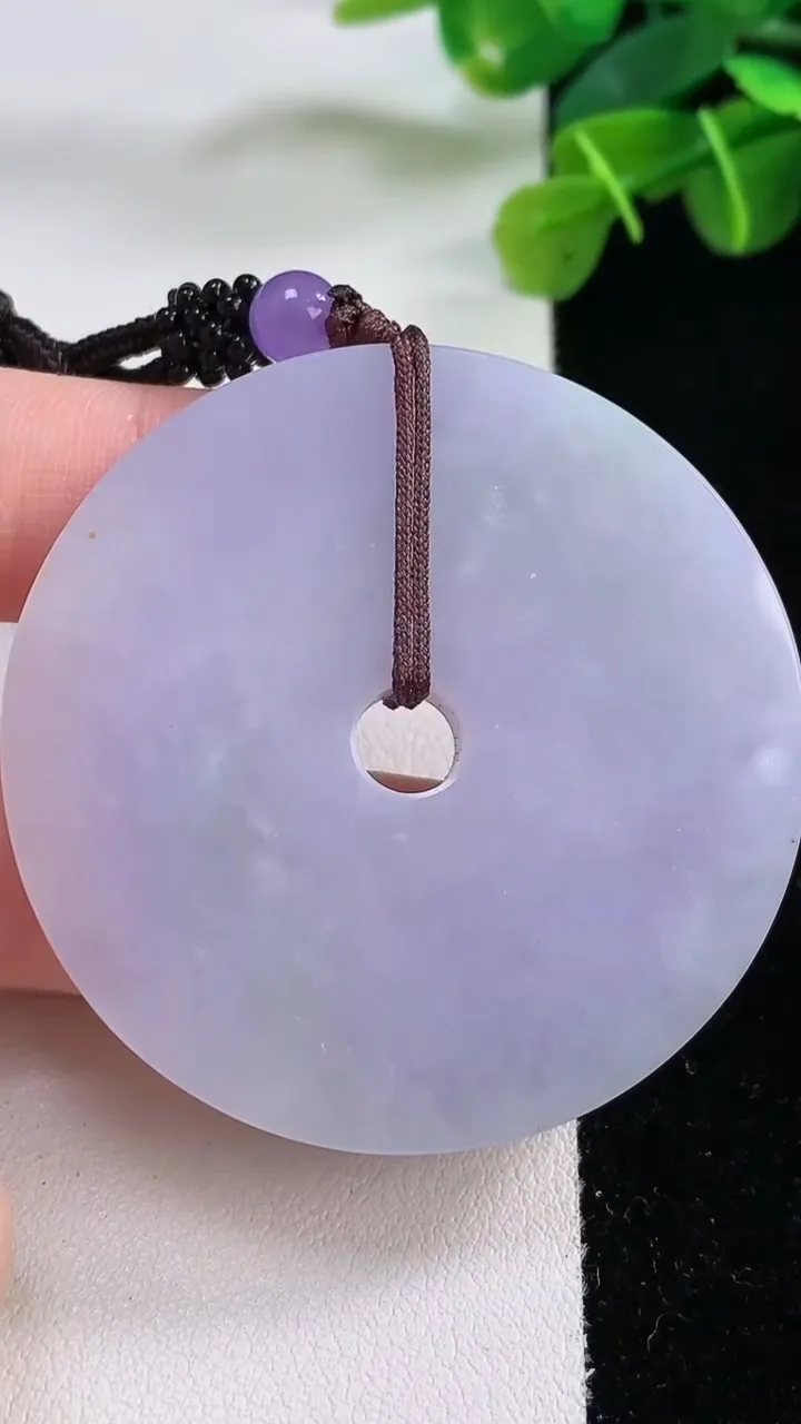 天然A货翡翠春带彩 紫罗兰平安扣吊坠，尺寸49-7.5，重:48.50g
11月30日