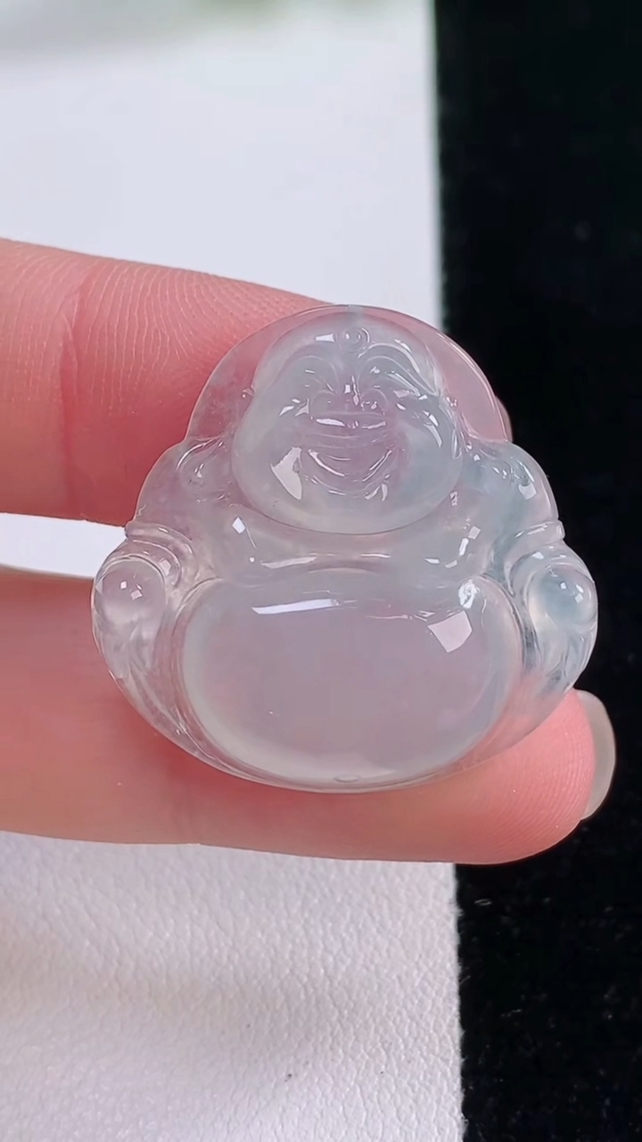 天然A货翡翠佛公吊坠，尺寸27.3-20-5.7，重量:6.43g
11月30日