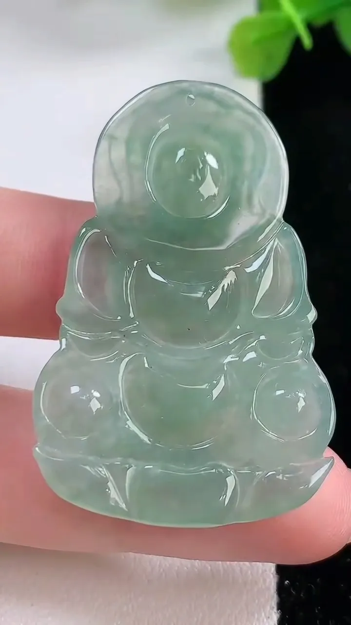 天然A货翡翠观音菩萨吊坠，尺寸46-29.5-4.7，重:10.18g
11月30日