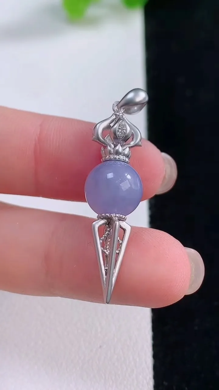 天然A货翡翠18K金紫罗兰圆珠吊坠，尺寸9.6，重量:3.52g
11月30日