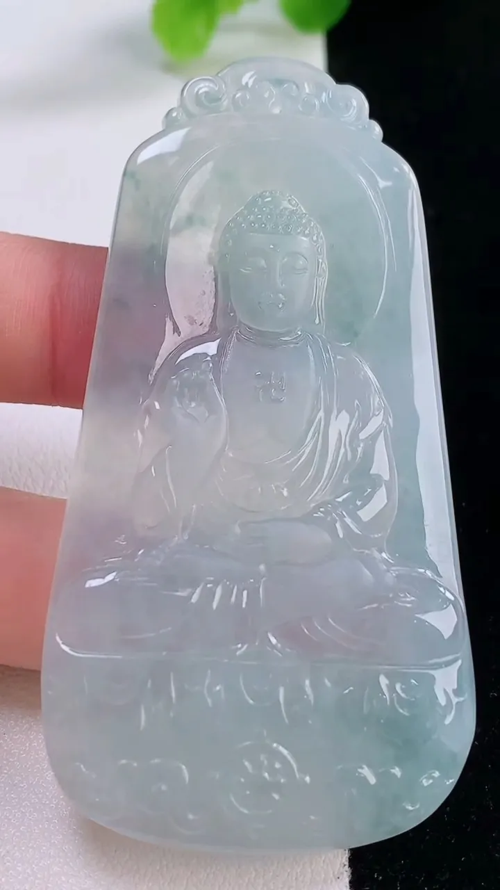 天然A货翡翠冰种飘花阿弥陀佛吊坠，尺寸71.7-37.3-5.3，重量:30.36g
11月30日