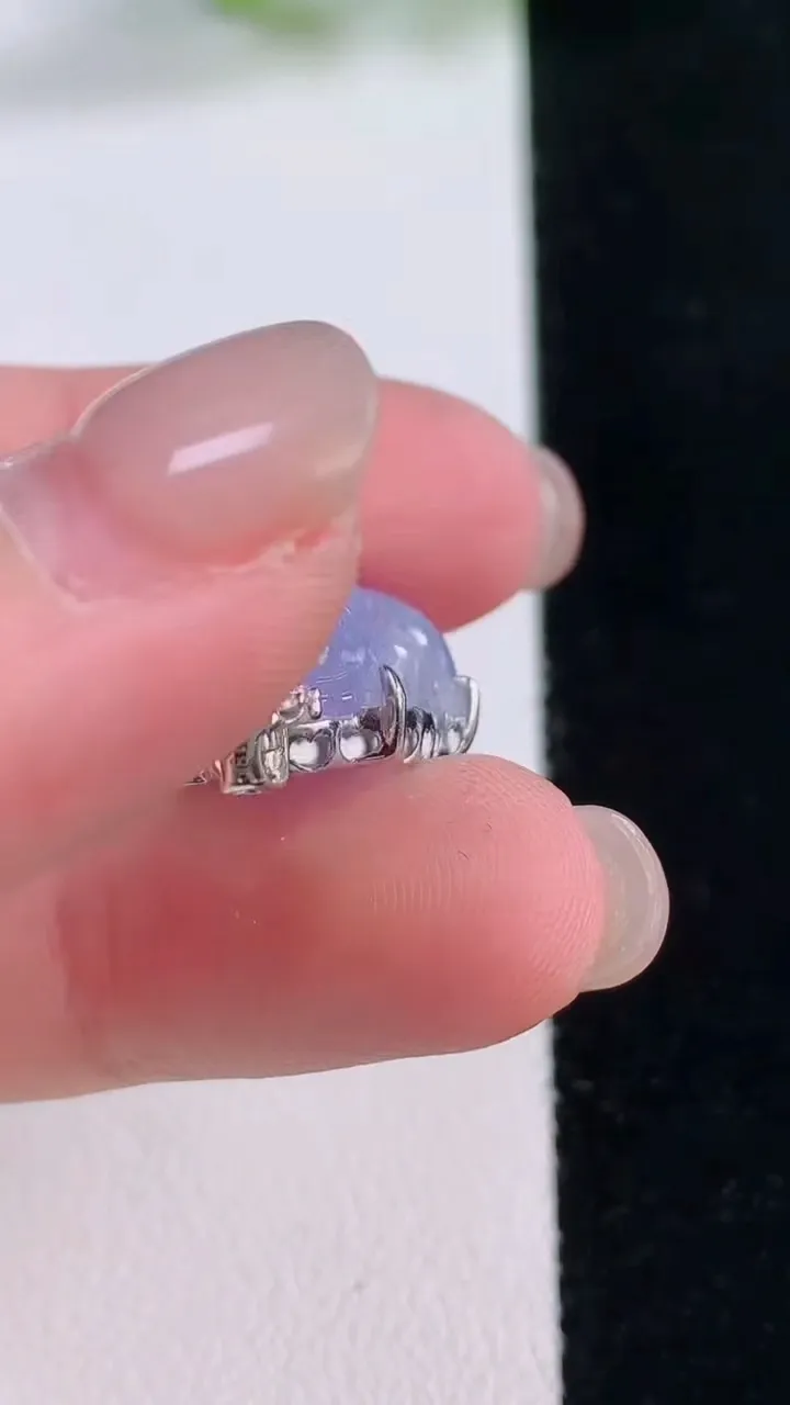 天然A货翡翠18K金紫罗兰貔貅吊坠，尺寸17-15-9，重量:4.03g
11月30日