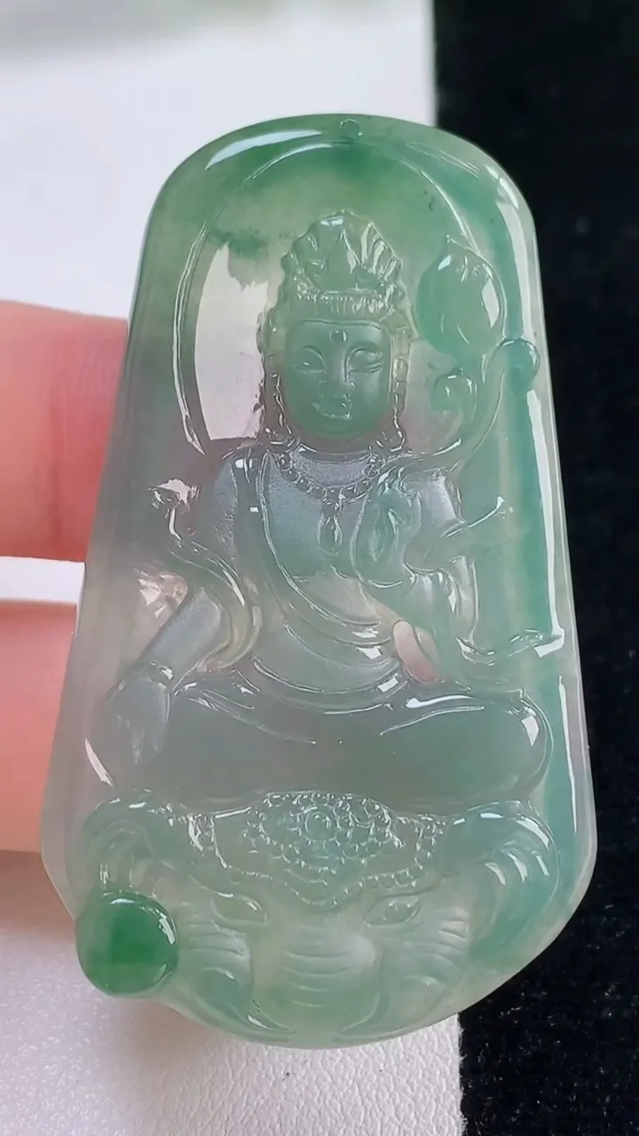 天然A货翡翠普贤菩萨吊坠，尺寸54.6-31.3-4.5，重量:17.07g
11月30日
