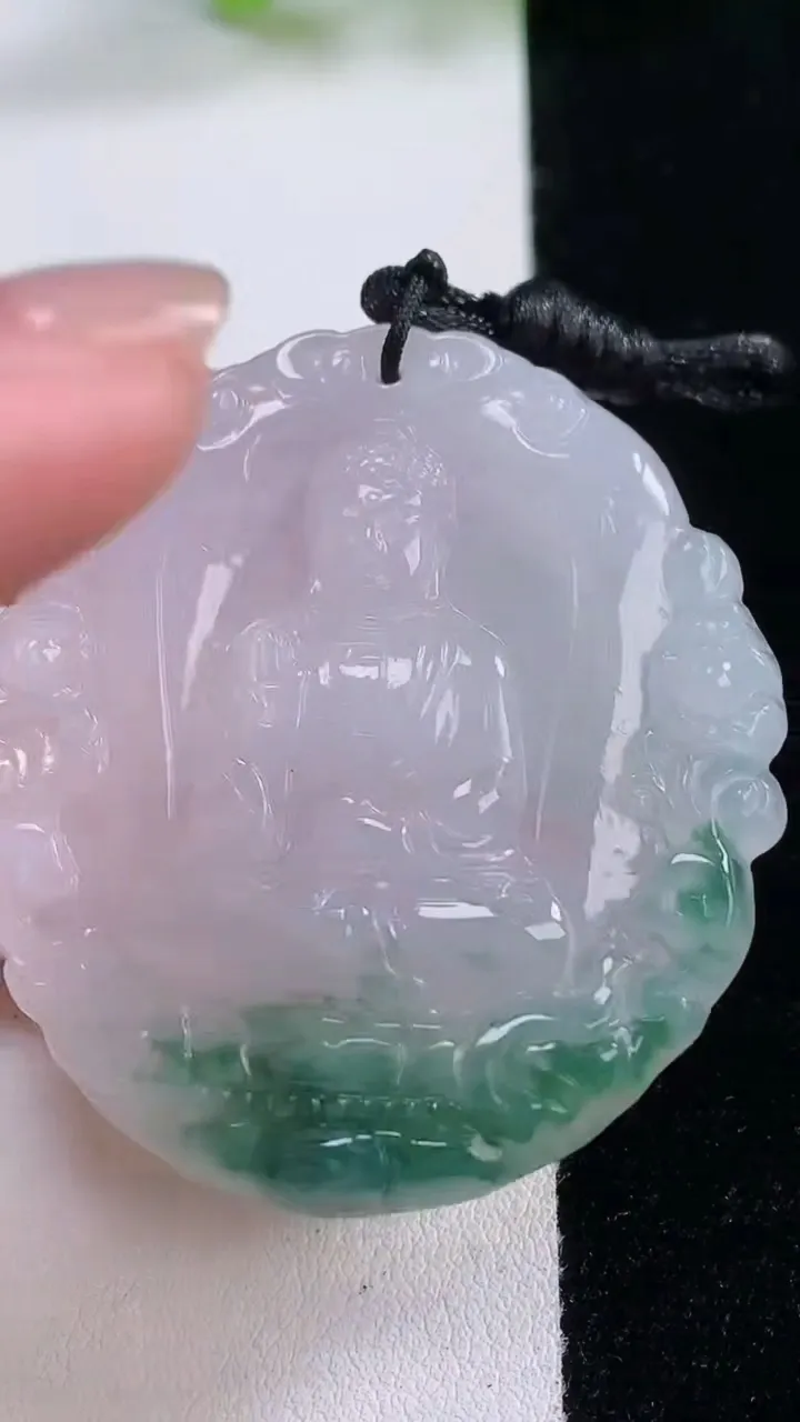 天然A货翡翠冰种飘花阿弥陀佛吊坠，尺寸48.7-45.3-5.4，重量:23.83g
11月30日