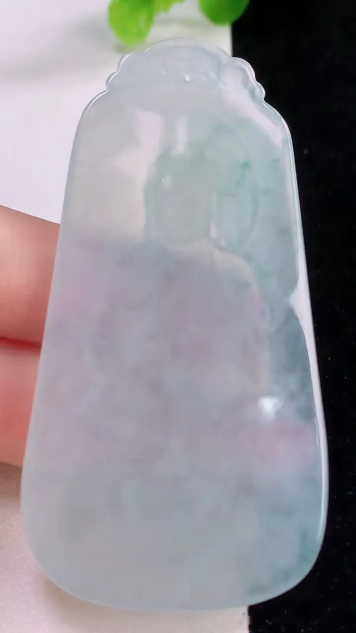 天然A货翡翠冰种飘花阿弥陀佛吊坠，尺寸71.7-37.3-5.3，重量:30.36g
11月30日