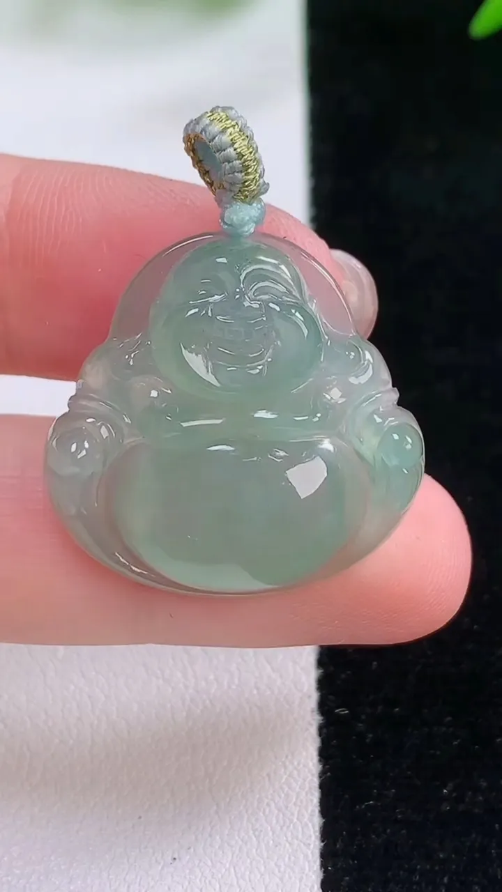 天然A货翡翠佛公吊坠，尺寸24.4-25.6-5.5，重量:5.63g
11月30日