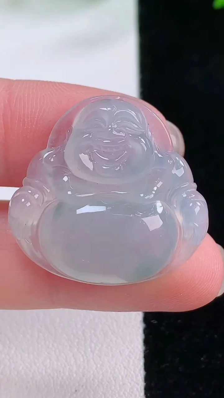 天然A货翡翠冰种飘花佛公吊坠，尺寸25.8-26.8-5.6，重量:6.00g
11月30日