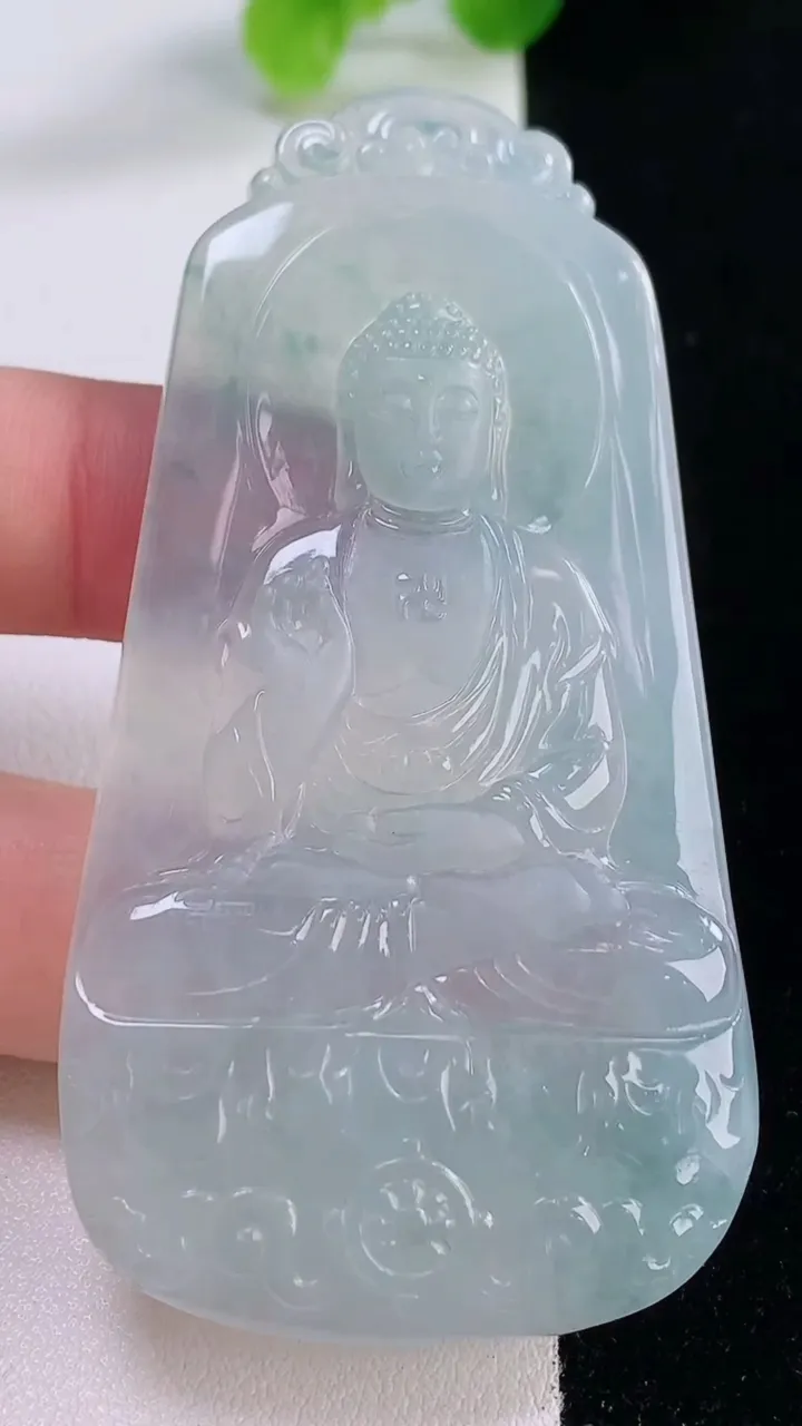 天然A货翡翠冰种飘花阿弥陀佛吊坠，尺寸71.7-37.3-5.3，重量:30.36g
11月30日