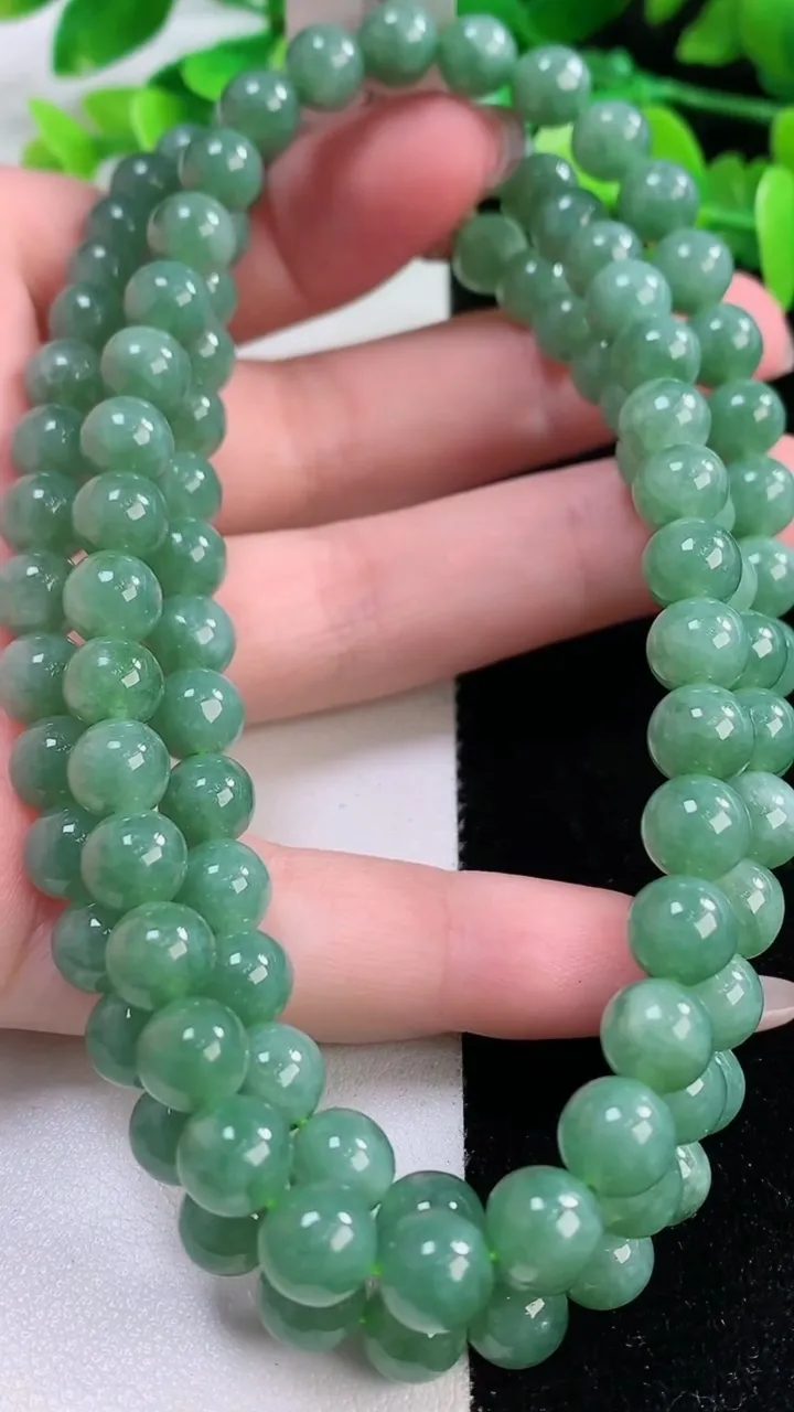 天然A货翡翠圆珠项链，尺寸7.2-108颗，重量:66.88g
11月30日