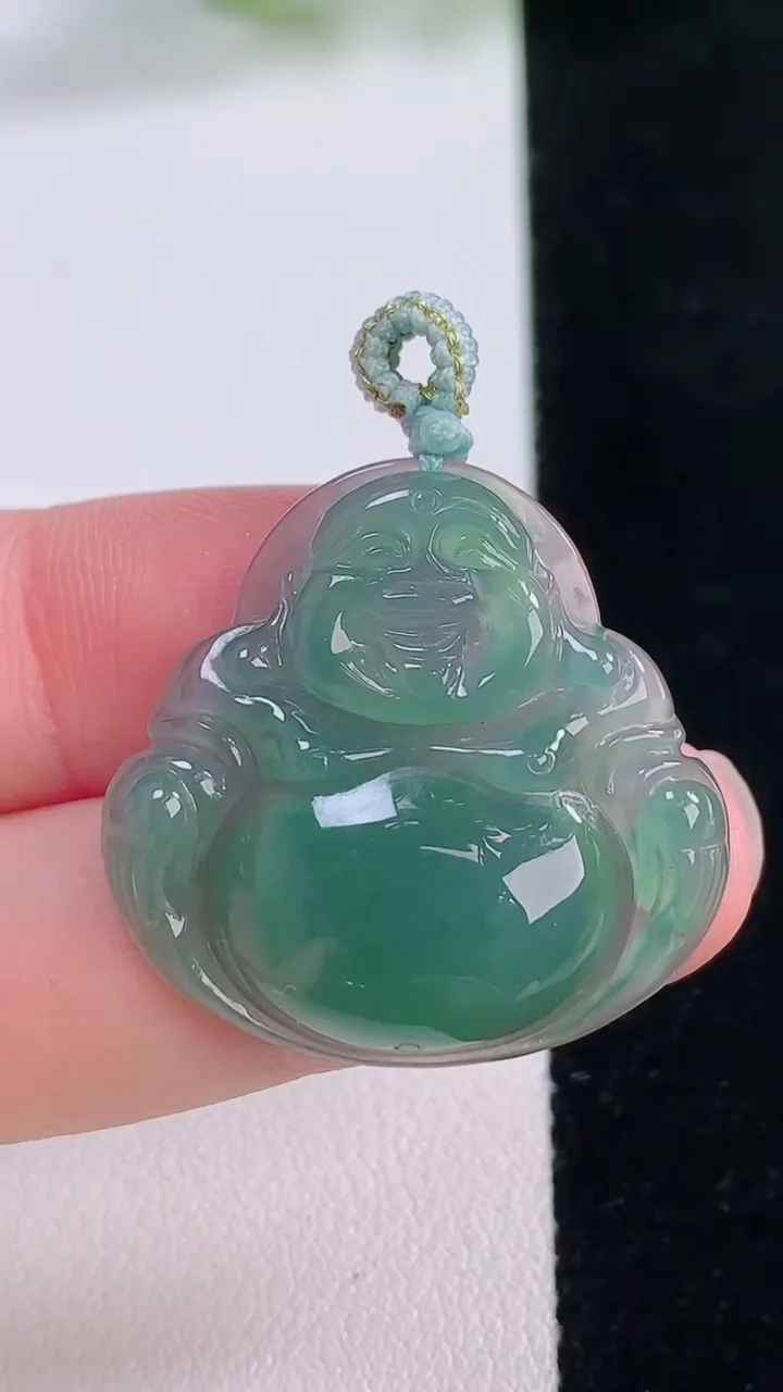 天然A货翡翠佛公吊坠，尺寸27.8-28.7-5.6，重量:5.99g
11月30日