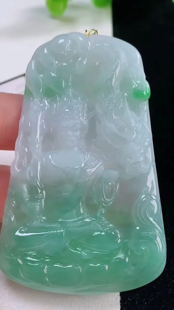 天然A货翡翠祥龙不动明王吊坠，尺寸69.7-42.4-5.9，重量:39.11g
11月30日