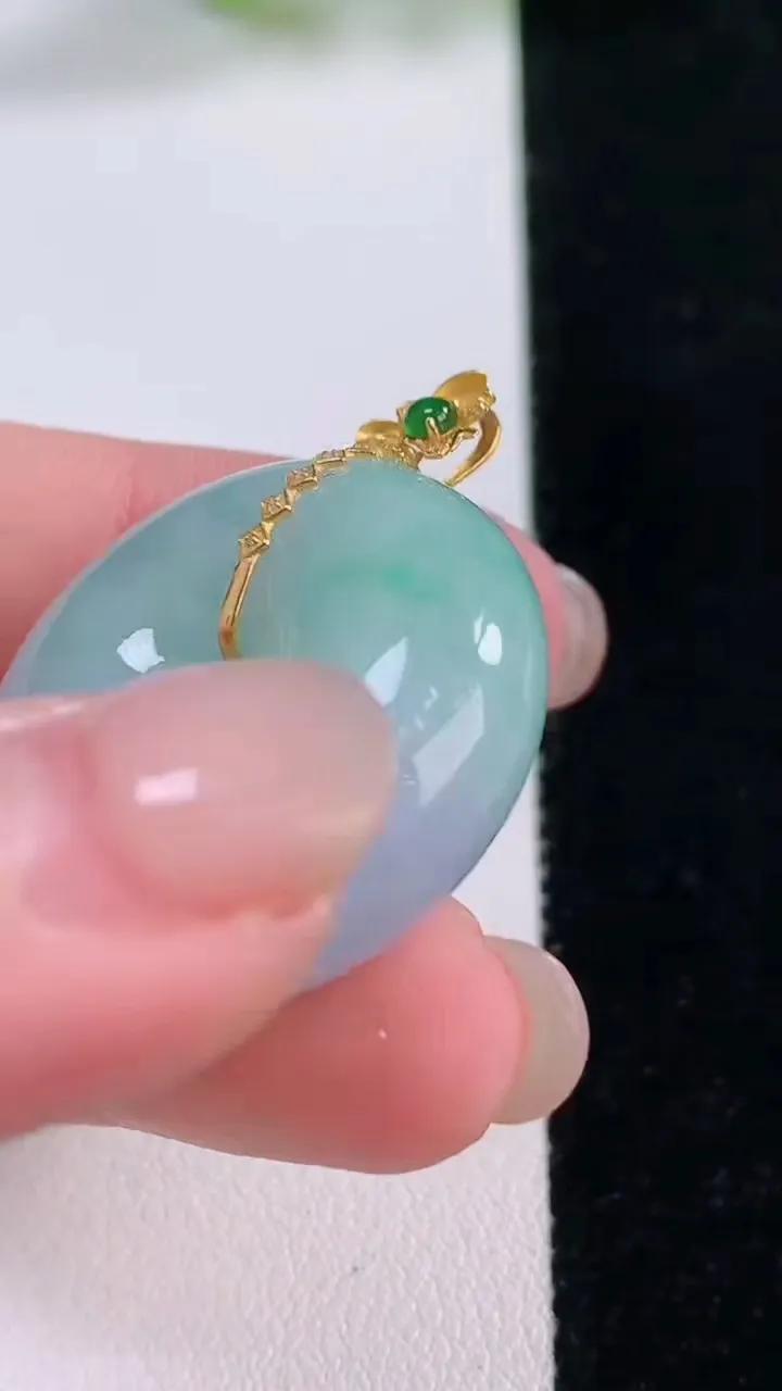 天然A货翡翠18K金春带彩紫罗兰平安扣吊坠，尺寸28-11.4，重量:19.01g
11月30日