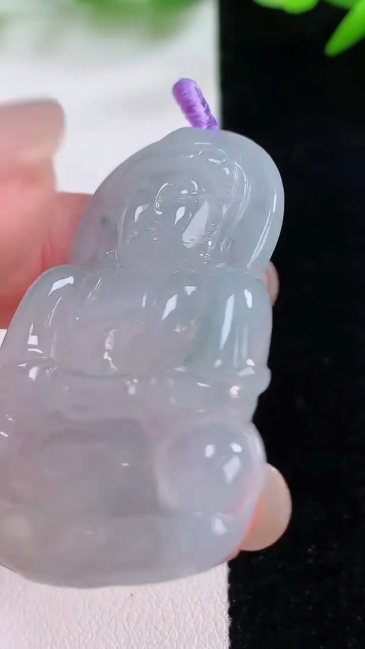 天然A货翡翠冰种飘花观音菩萨吊坠，尺寸47.7-33.6-5.3，重量:14.29g
11月30日