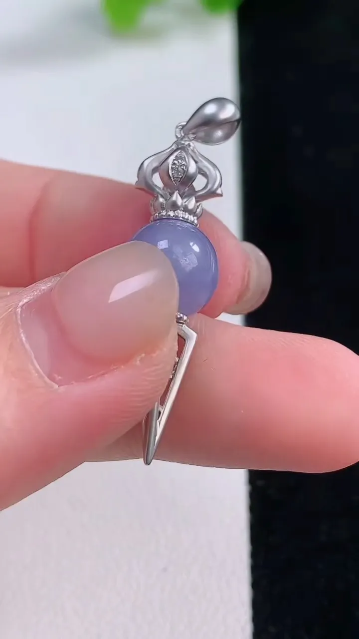 天然A货翡翠18K金紫罗兰圆珠吊坠，尺寸9.6，重量:3.52g
11月30日