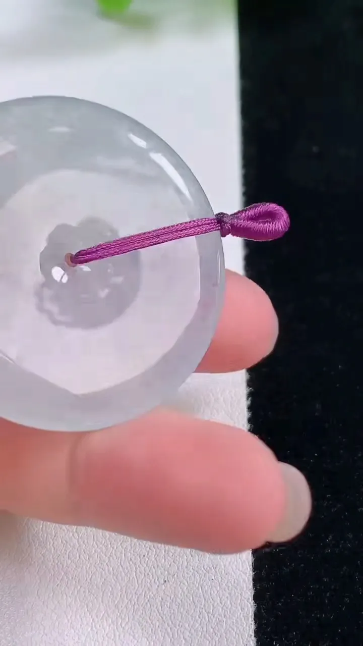 天然A货翡翠平安扣吊坠，尺寸38.6-5.7，重量:19.41g
11月30日