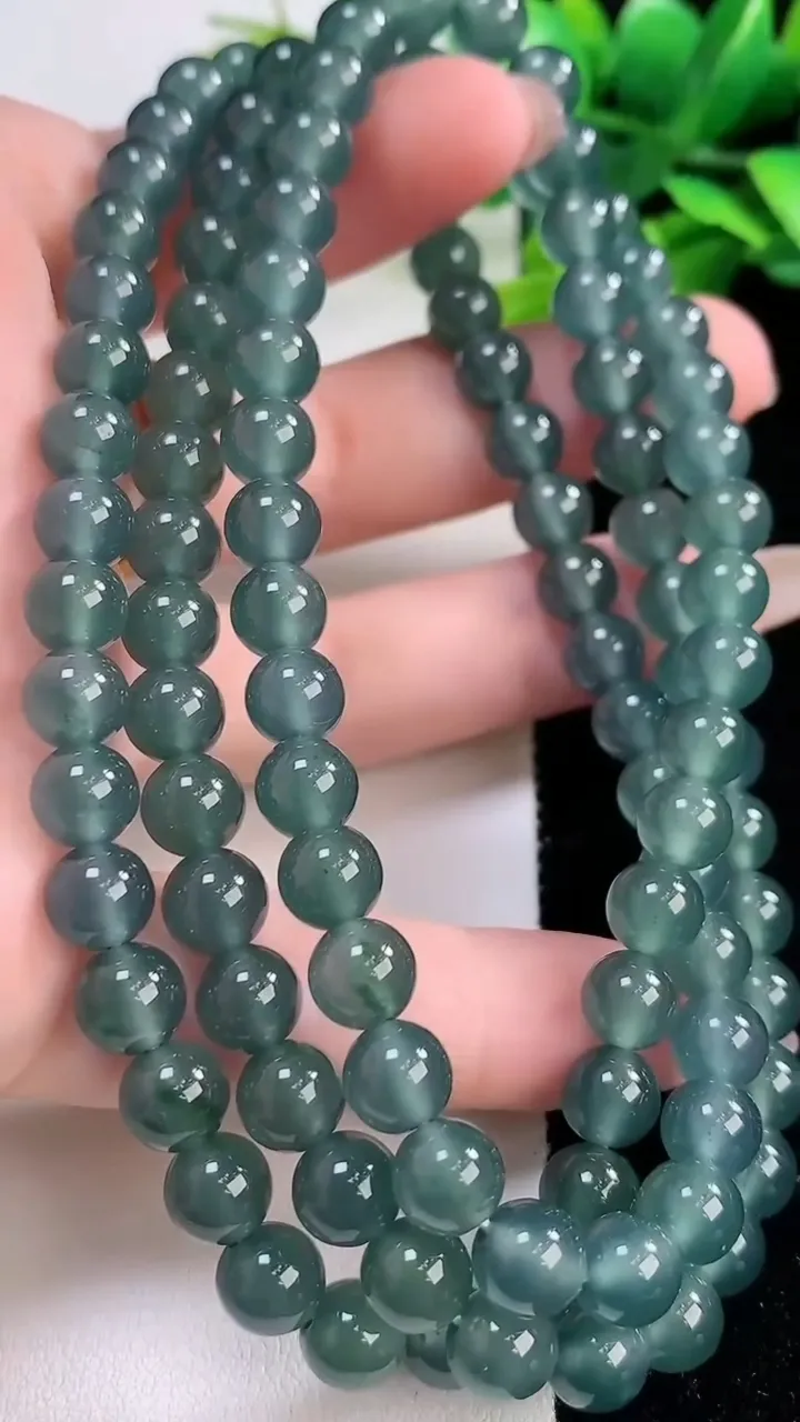 天然A货翡翠圆珠项链108颗，尺寸7，重:63.27g
11月30日
