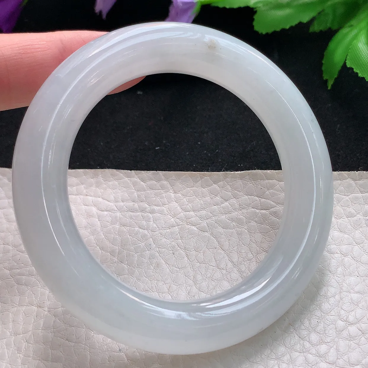 yh自然光54*12*11.7胖圆镯天然缅甸翡翠a货手镯白月光清透圆条镯子