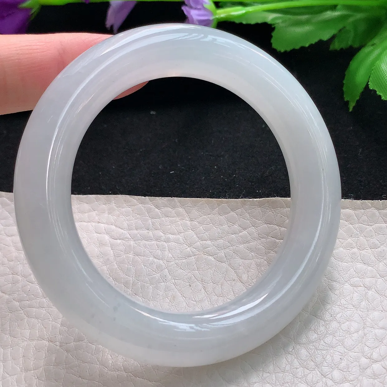 yh自然光54*12*11.7胖圆镯天然缅甸翡翠a货手镯白月光清透圆条镯子