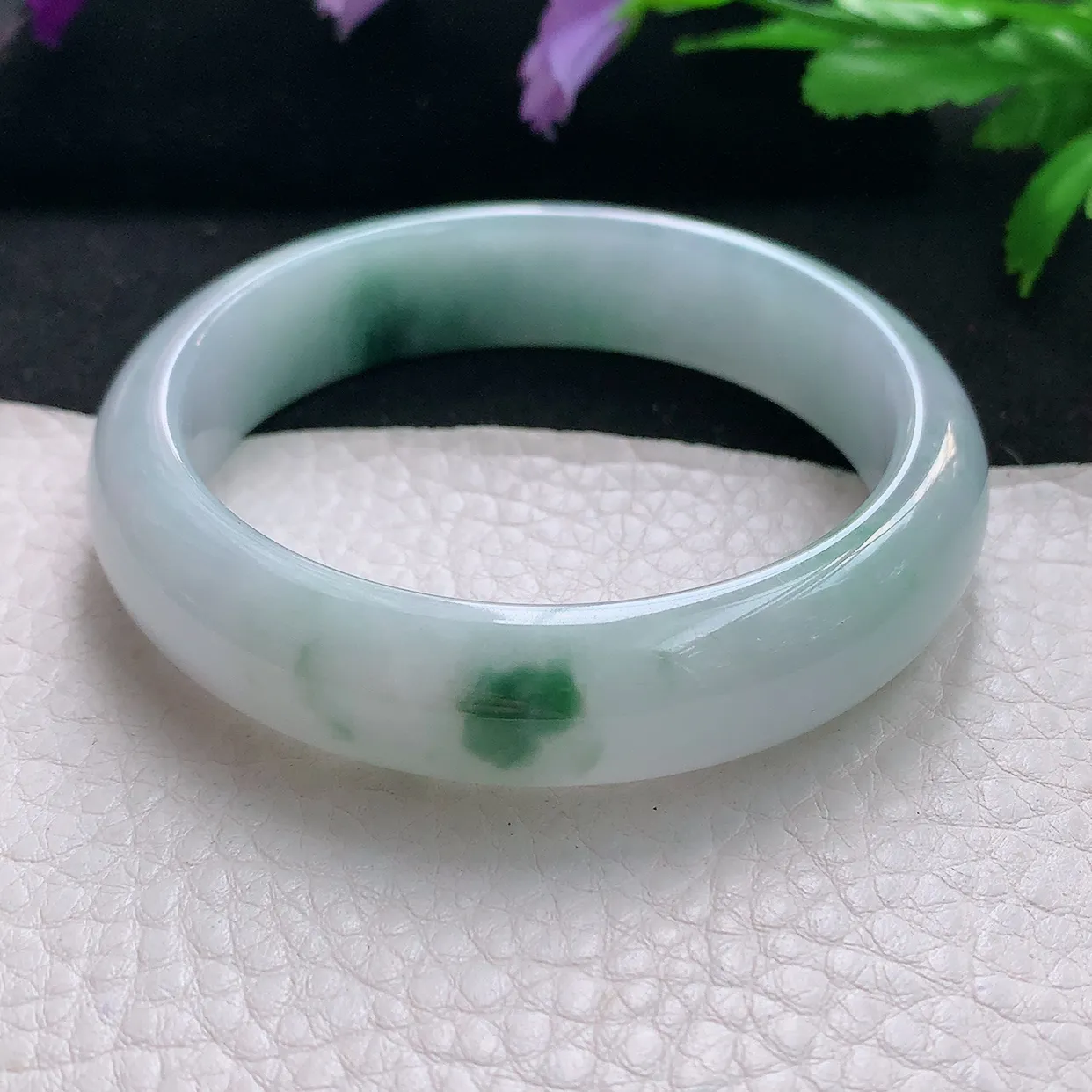 js自然光57*14*7.8平安镯天然缅甸翡翠手镯飘花正圈宽边镯子