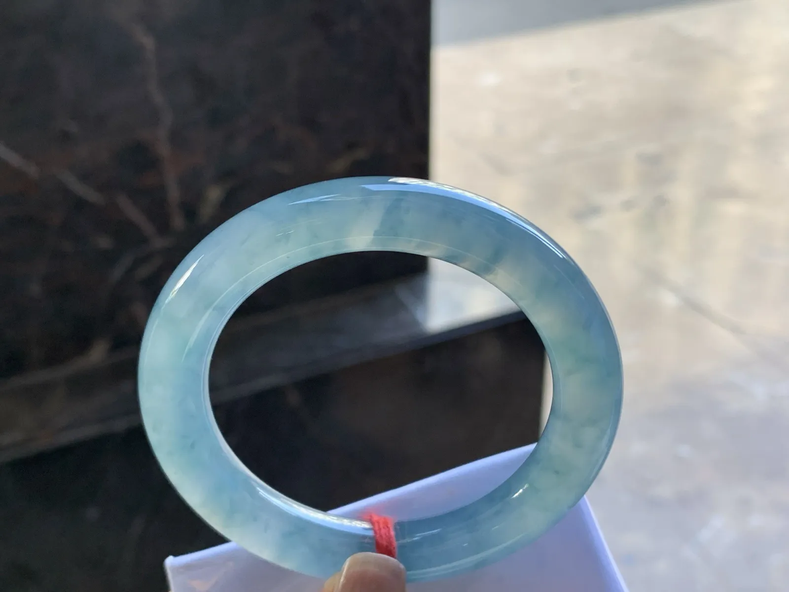 53.5-10.5

冰蓝圆条手镯^_^冰透