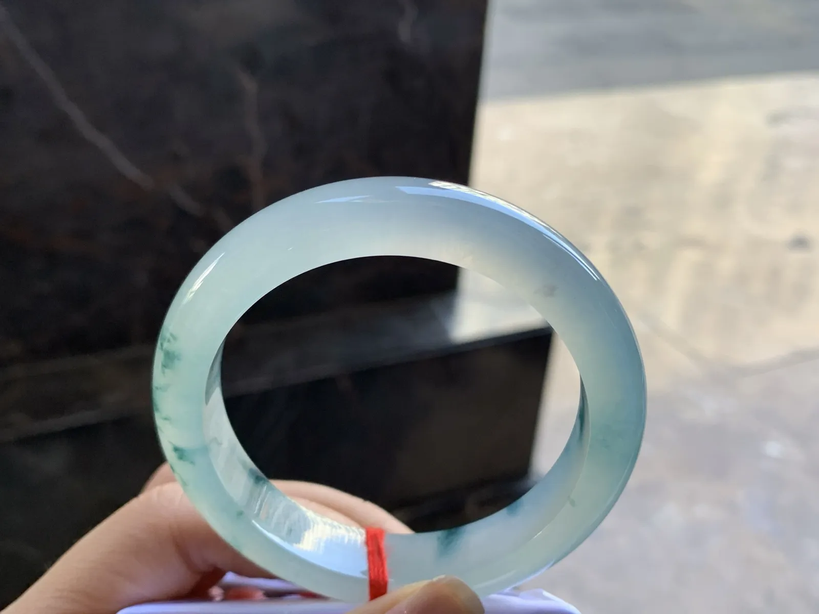 56.5-12.9-8.8

冰蓝花手镯^_^冰透 飘花灵韵