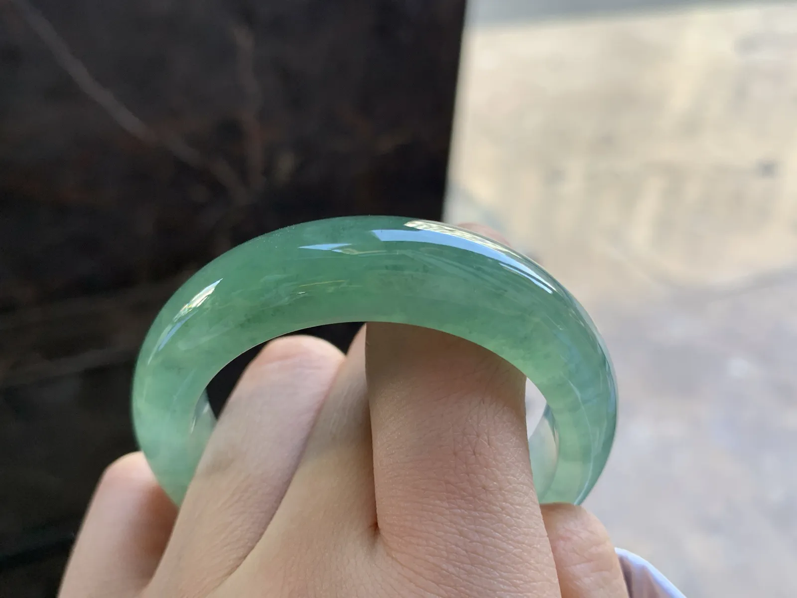 53.4-12.5-7.8

冰种油绿贵妃手镯^_^鲜艳浓郁 起光 正圈51可以带