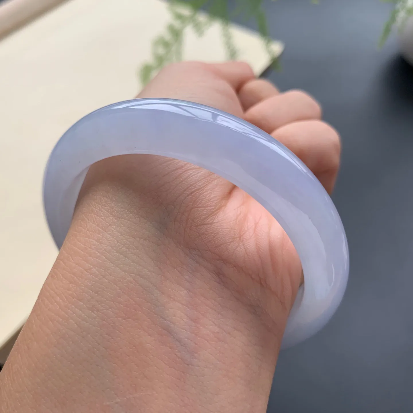 53.8圈口冰紫正圈手镯 尺寸：53.8-11.5-7.5，无纹裂，水润起胶，细腻光滑