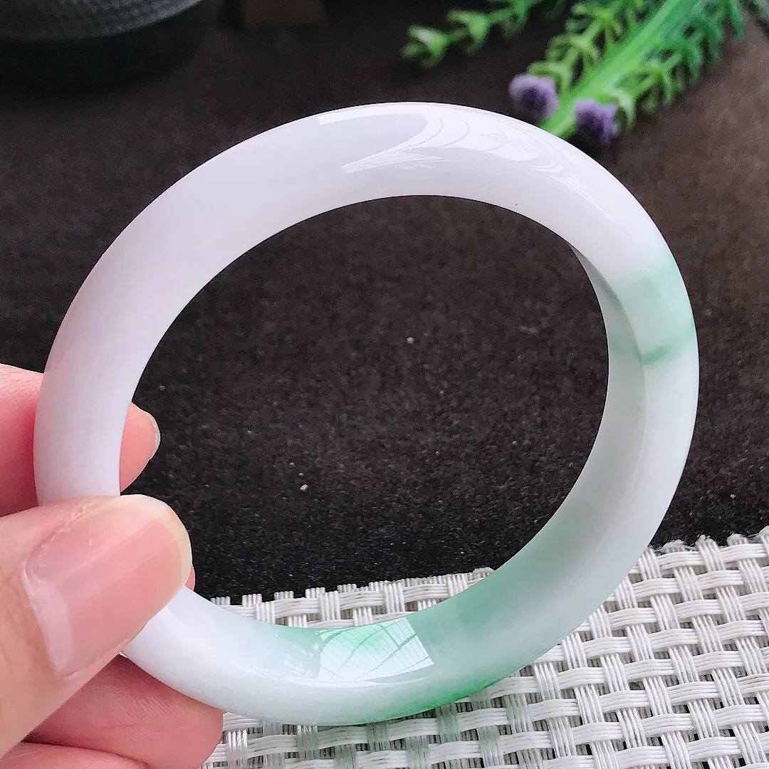 自然光57/11.9/8.1老坑精美温润飘阳绿手镯宽边翡翠玉镯美人镯