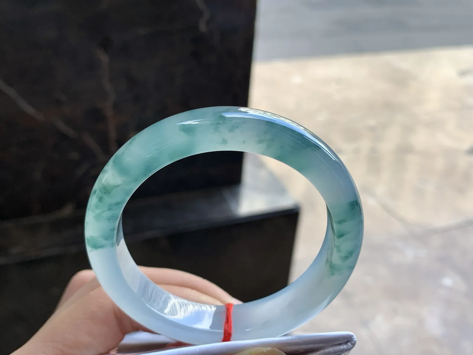 56.5-12.5-8.7

冰蓝花手镯^_^种水冰透