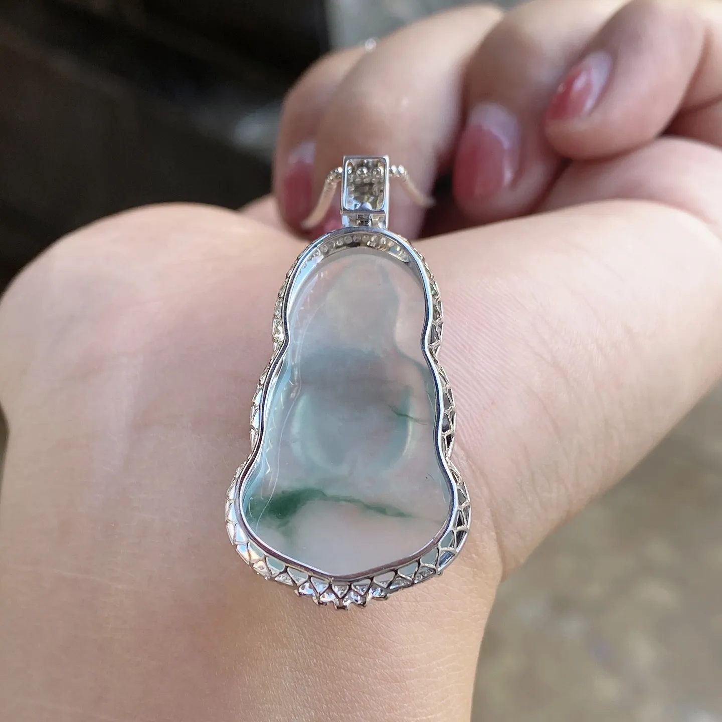 冰种飘花观音吊坠 尺寸42.6-20.6-8毫米