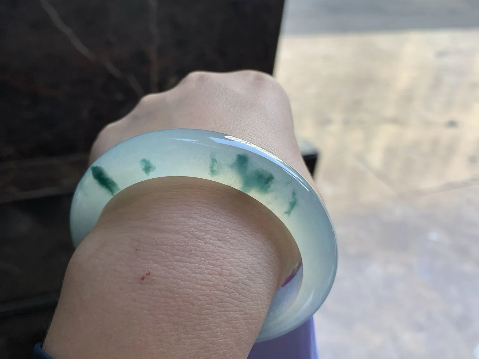 56.5-12.9-8.8

冰蓝花手镯^_^冰透 飘花灵韵