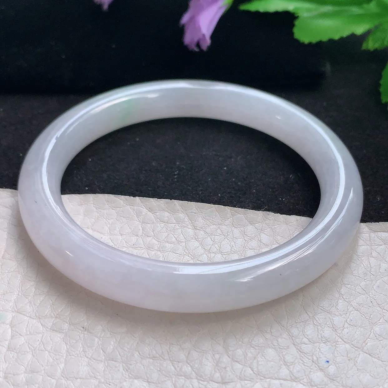 n自然光55*9*8.5圆镯 天然缅甸翡翠a货手镯白色清透叮当镯子圆条手镯