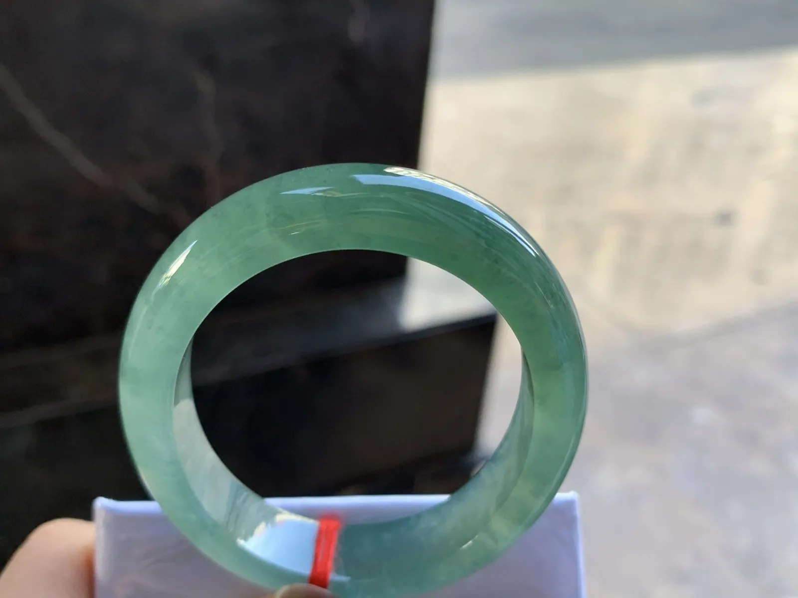 53.4-12.5-7.8

冰种油绿贵妃手镯^_^鲜艳浓郁 起光 正圈51可以带