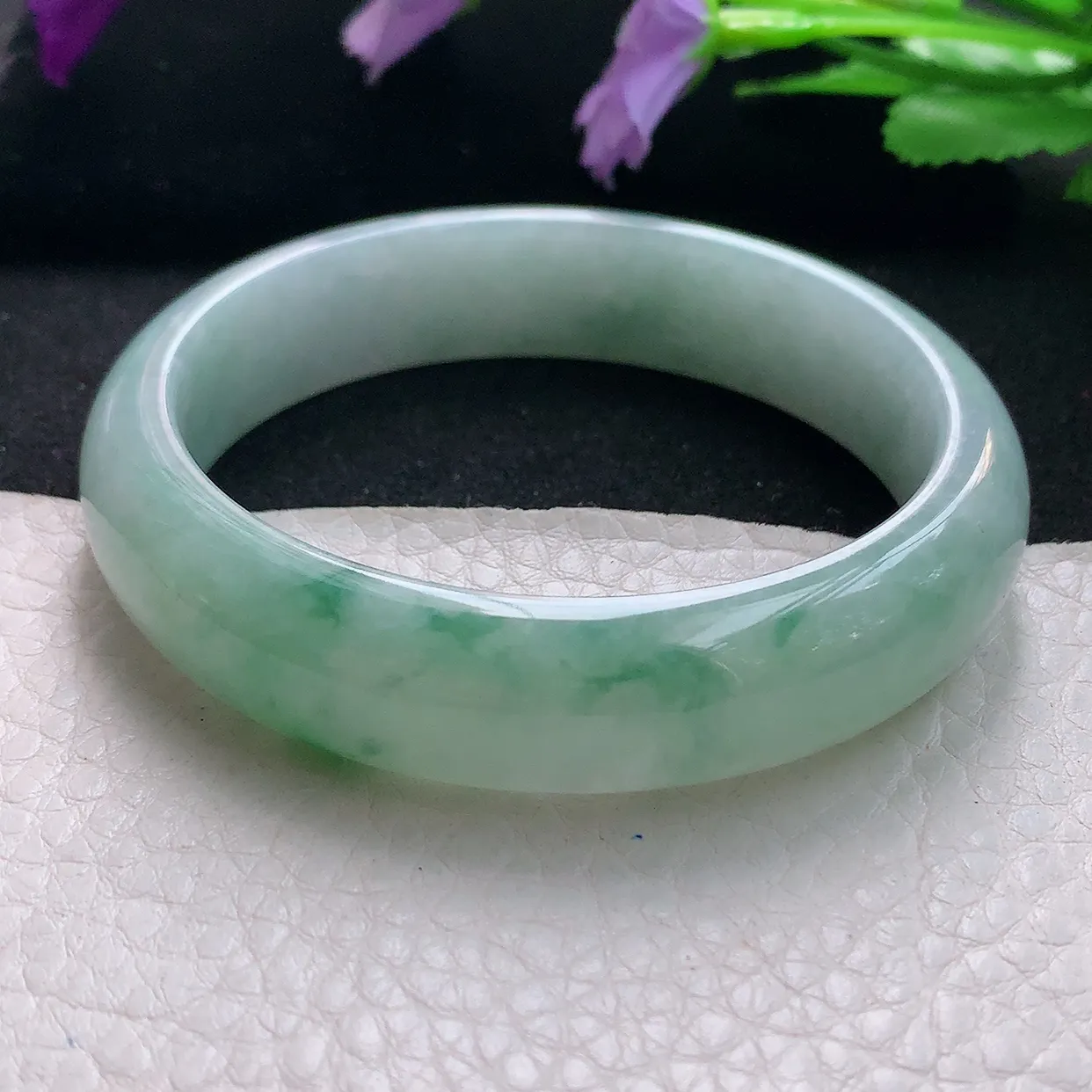 js自然光58*14*7.5平安镯 天然缅甸翡翠手镯飘绿正圈宽边镯子玉手环