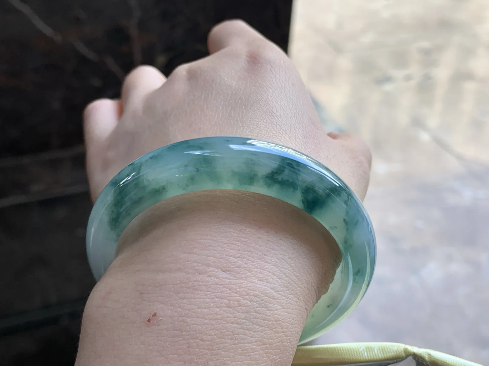 55.5-12.6-7.9

蓝花手镯^_^飘花灵韵