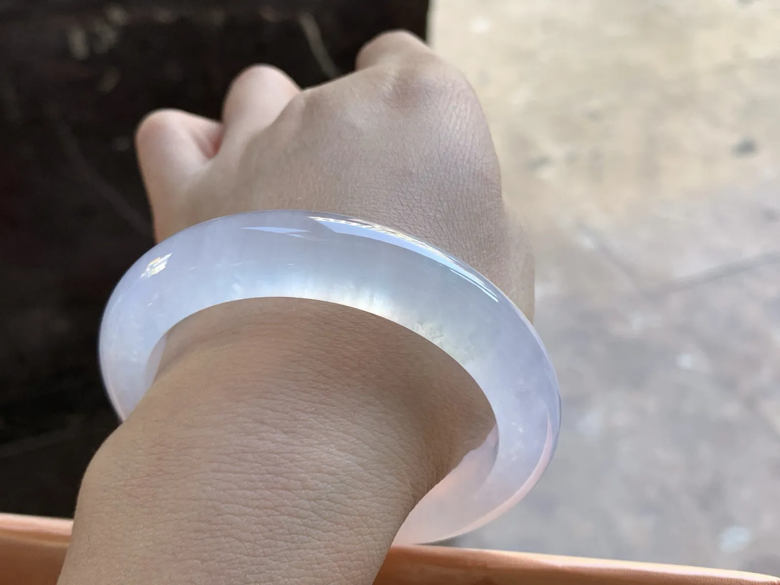 56-12.8-9.9

冰种手镯^_^荧光十足 透亮