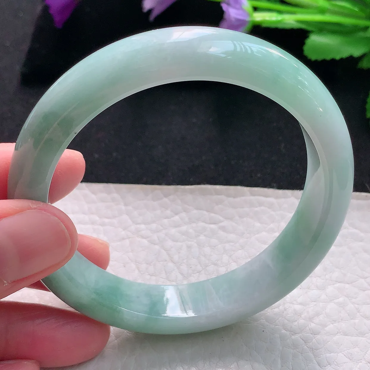 js自然光58*13*8.3平安镯天然缅甸翡翠手镯浅绿正圈宽边镯子